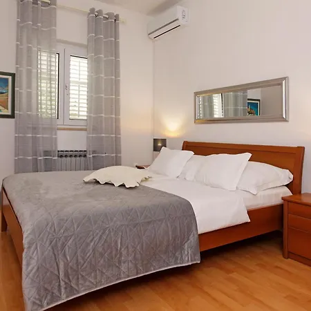 Apartments Semper - Heated Pool Bol Zimmer foto