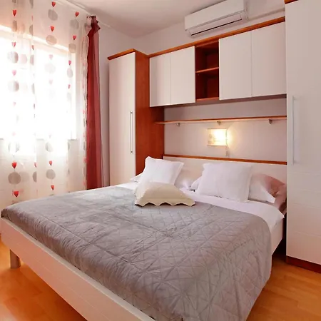 Apartments Semper - Heated Pool Bol Zimmer foto