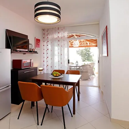 Apartments Semper - Heated Pool Bol Zimmer foto