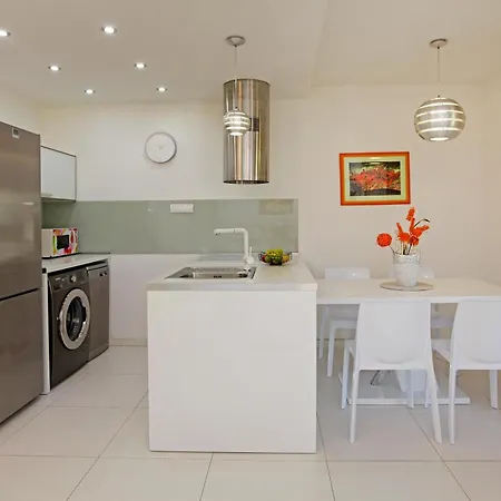 Apartments Semper - Heated Pool Bol Zimmer foto
