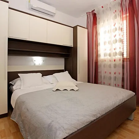 Apartments Semper - Heated Pool Bol Zimmer foto