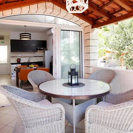 Apartments Semper - Heated Pool Bol Zimmer foto