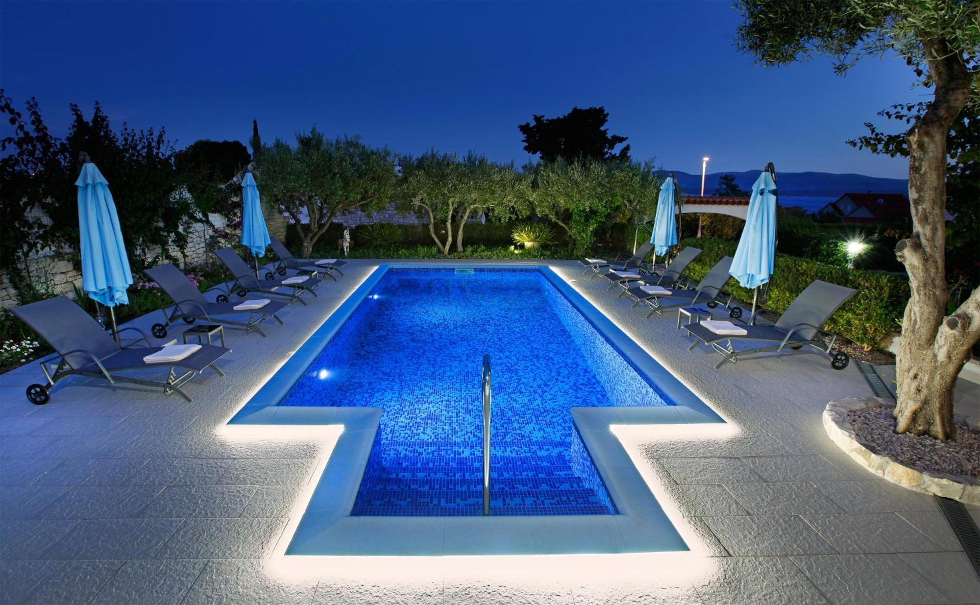 Semper - Heated Pool * Bol