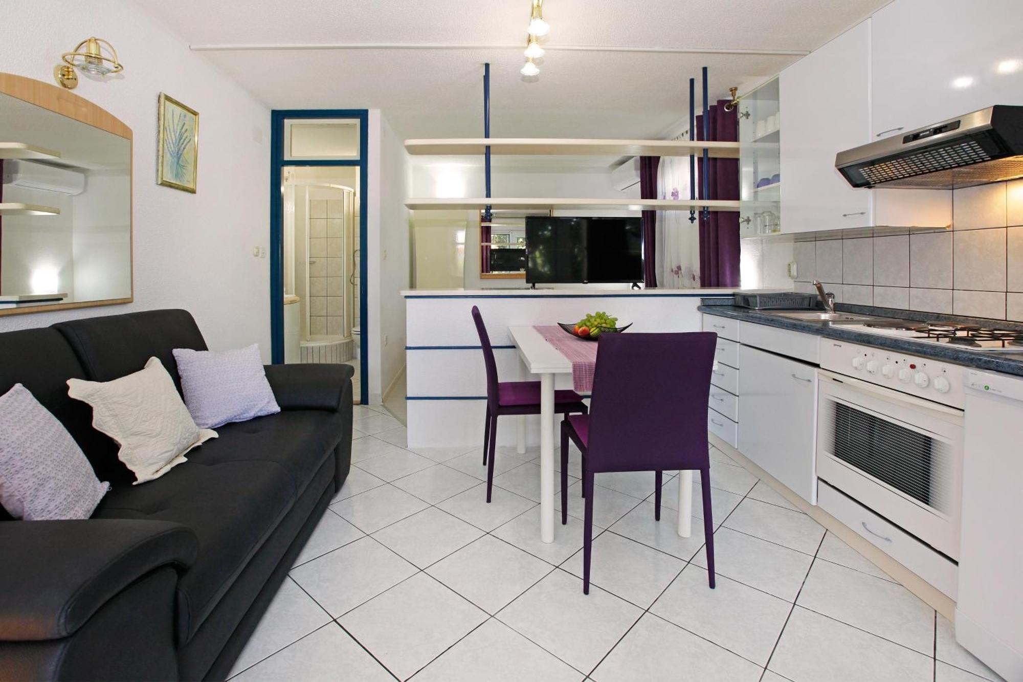 Apartment Semper - Heated Pool Bol